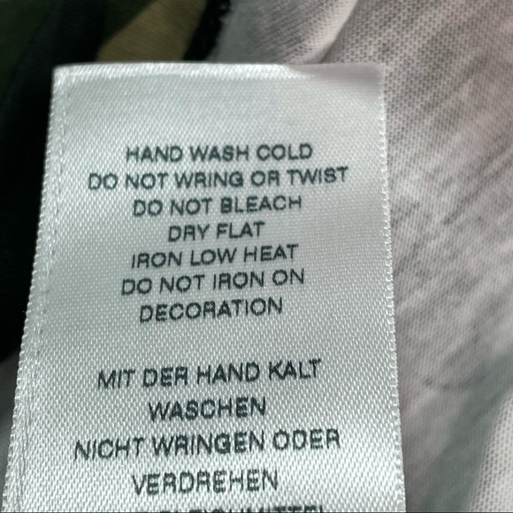 True Religion in Woodland Camo Crystal Logo 2 Sided Womens Large Size T-Shirt - Picture 8 of 11